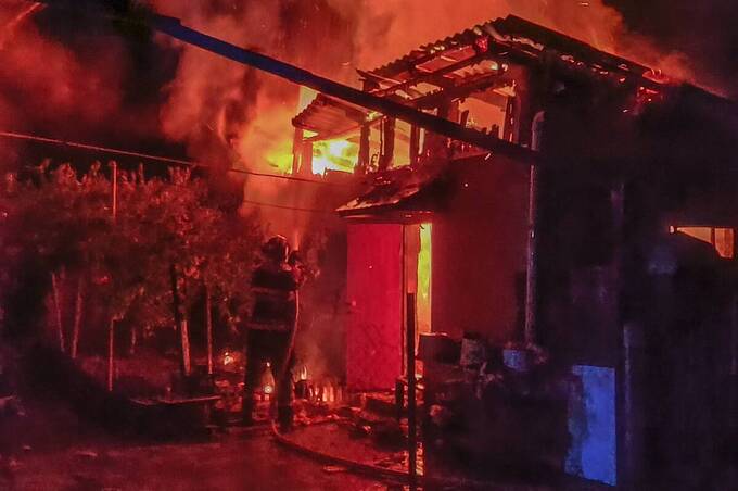 Дев’ять пожеж за добу на Вінниччині: горіли будівлі, поля та авто