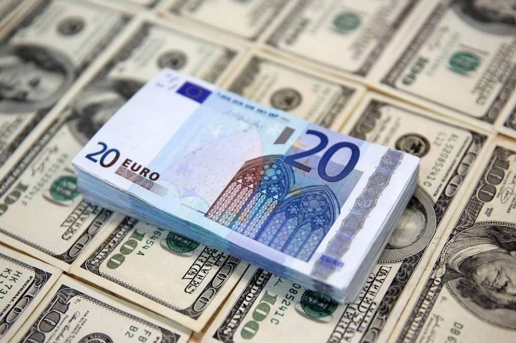 НБУ оновив курс валют: скільки коштує євро, долар та злотий у понеділок, 18 серпня
