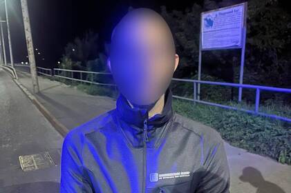У Вінниці під час комендантської години у чоловіка знайшли пакетик із ймовірними наркотиками У Вінниці під час комендантської години у чоловіка знайшли пакетик із ймовірними наркотиками