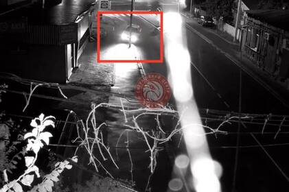 П’яний водій у Вінниці влетів у електроопору посеред ночі (відео)