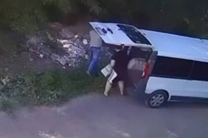 У Десні водій викинув будівельне сміття просто неба: втрутилася муніципальна варта