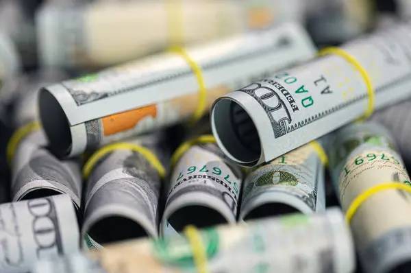 НБУ оновив курс валют: скільки коштує євро, долар та злотий у п'ятницю, 29 серпня
