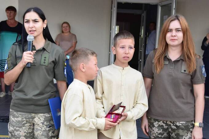 У Якушинцях синам полеглого Героя вручили посмертну нагороду батька