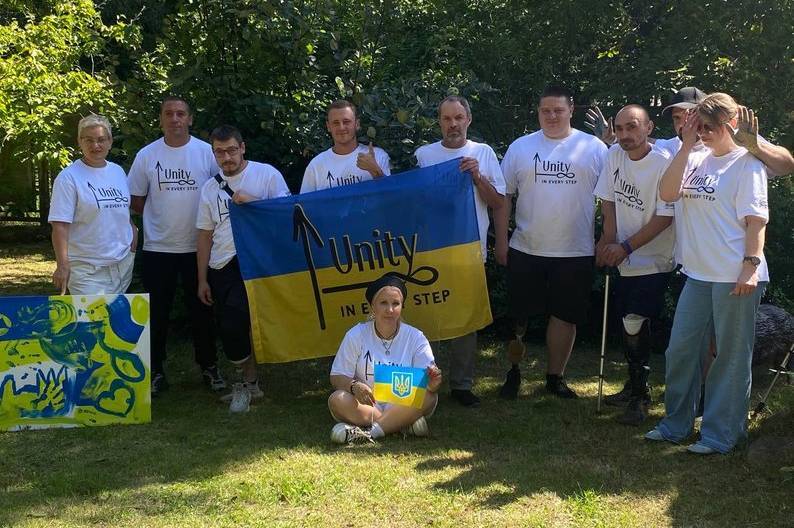 Ветерани з ампутаціями у Вінниці створили картину для аукціону в Британії