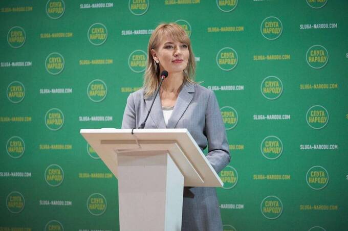 "Пакунок школяра" для першокласників: держава виділяє по 5 тисяч гривень на збори до школи 