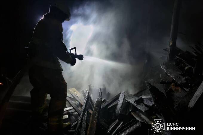 Вогонь охопив Вінниччину: серія пожеж у будинках та на полях