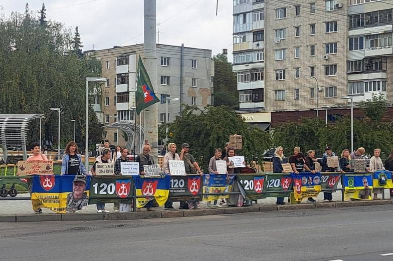 У Вінниці відбулася акція на підтримку полонених та зниклих безвісти захисників
