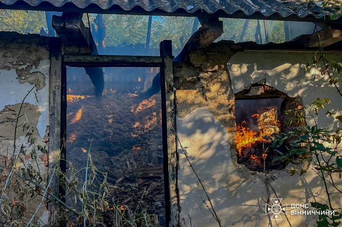 Минулої доби на Вінниччині рятувальники ліквідували шість пожеж, одна з яких сталася через дитячі пустощі