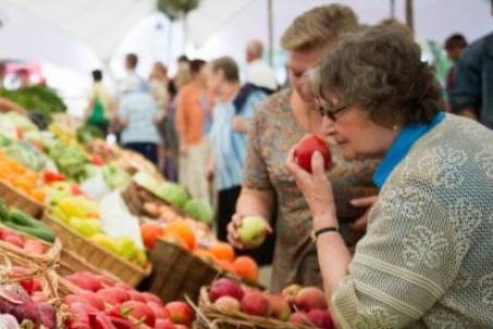 Осінній ярмарок на Вишеньці: які продукти купують вінничани та за якими цінами