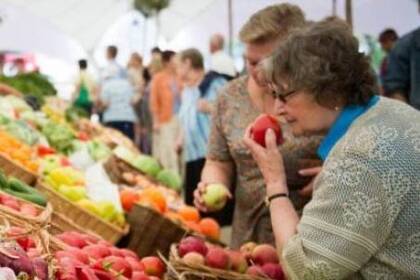 Осінній ярмарок на Вишеньці: які продукти купують вінничани та за якими цінами