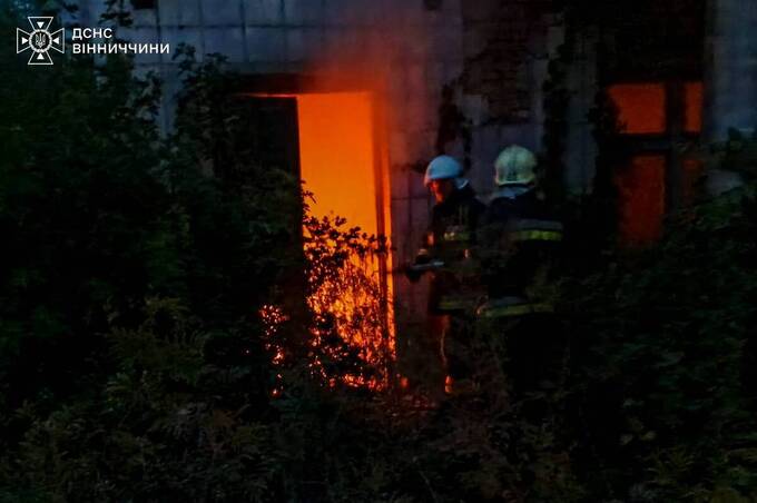 На Вінниччині внаслідок пожежі загинула жінка, ще двоє людей отримали травми