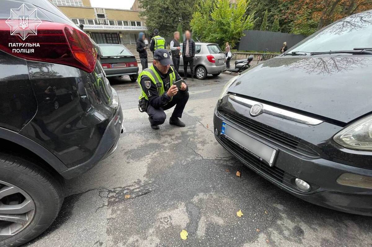 На Вінниччині патрульні складають схеми місця ДТП за допомогою планшетів