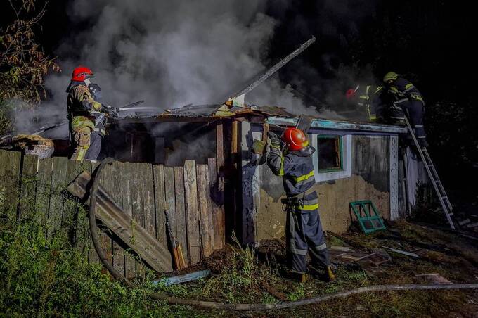 Три пожежі за добу на Вінниччині: горів будинок, авто і господарча споруда
