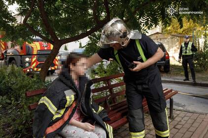 Пожежа у багатоповерхівці у Вінниці: рятувальники евакуювали 11-річну дівчинку