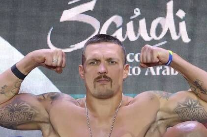Усик готується до повернення: коли чемпіон знову вийде на ринг Усик готується до повернення: коли чемпіон знову вийде на ринг