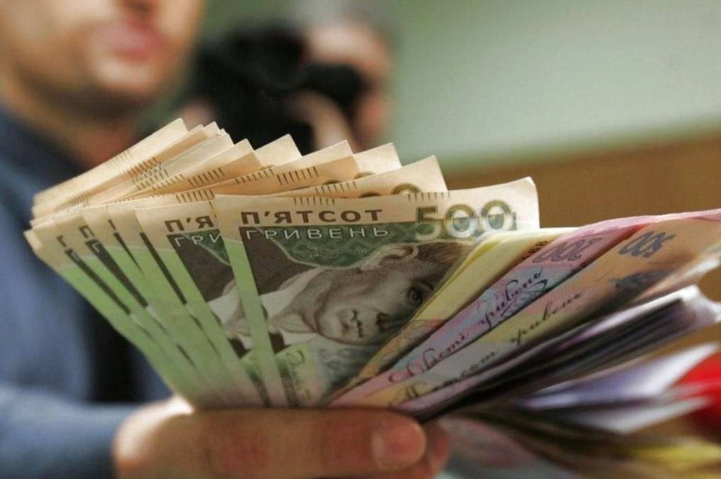 Мінімалка у 2026 році: яку суму отримає працівник "на руки" Мінімалка у 2026 році: яку суму отримає працівник "на руки"