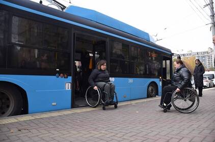 Вінниця робить кроки до безбар’єрного міста: перевірка зупинок громадського транспорту