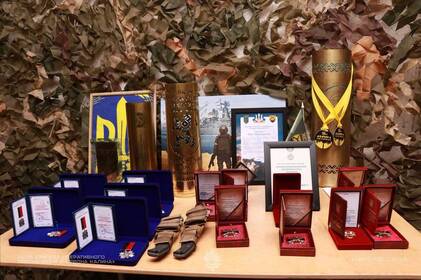 Воїнів-автомобілістів бригади «Червона Калина» відзначили медалями та почесними знаками