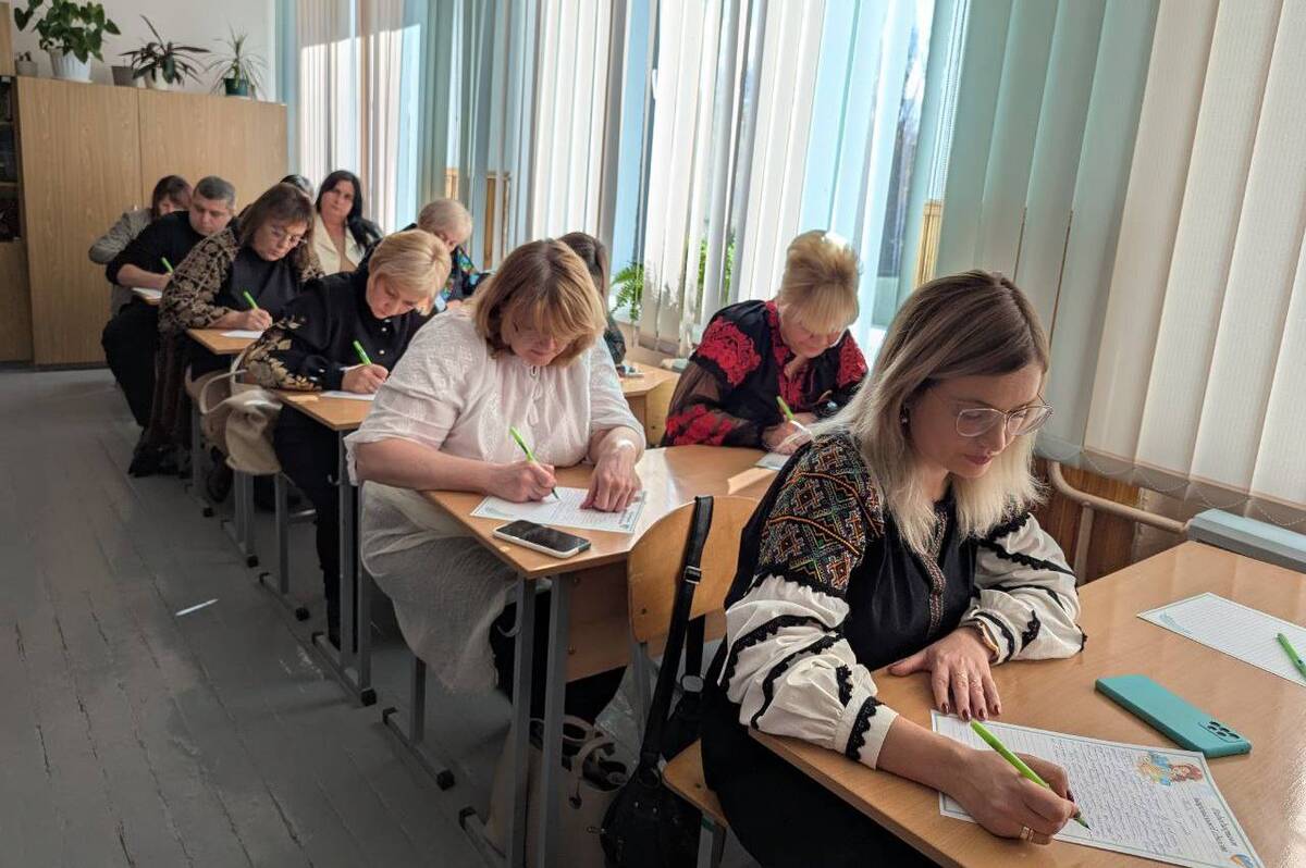 Директори вінницьких шкіл об’єдналися для написання Радіодиктанту національної єдності Директори вінницьких шкіл об’єдналися для написання Радіодиктанту національної єдності