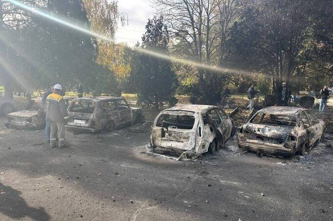 Правоохоронці працюють на місцях влучань ворожих ударів, внаслідок яких загинула дитина
 Правоохоронці працюють на місцях влучань ворожих ударів, внаслідок яких загинула дитина