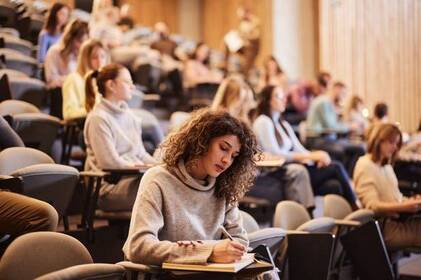 Підтвердження грантів через "Дію" для студентів другого курсу тимчасово відкладено