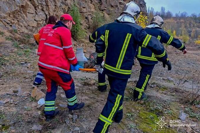 У Вінниці чоловік упав у кар’єр: що відомо про постраждалого