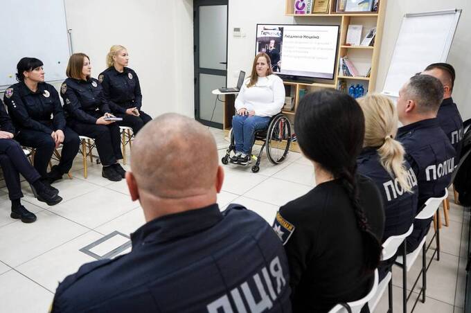 Амбасадорка безбар'єрності провела тренінг для правоохоронців Вінницької області 