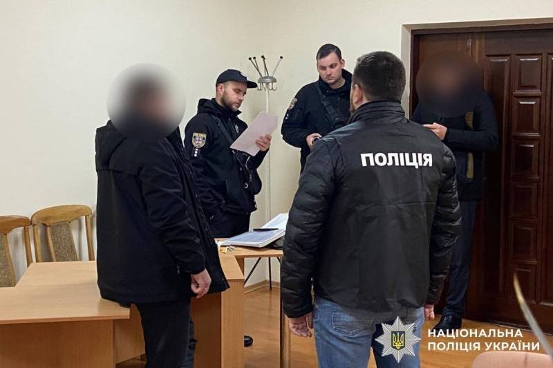 На Вінниччині посадовець вимагав хабар за підробку документів для відстрочки від мобілізації