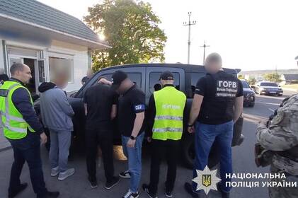 На Вінниччині судитимуть трьох осіб за незаконне переправлення чоловіків за кордон