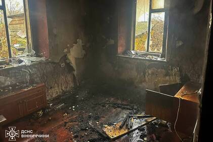 Палаючі дахи та господарські споруди: рятувальники ліквідували 11 пожеж за добу