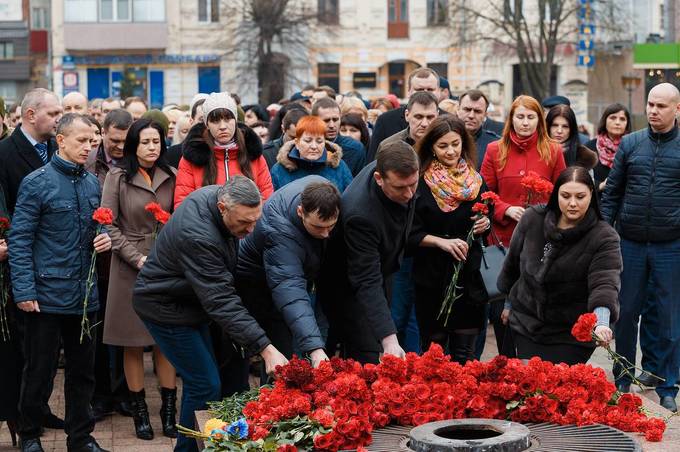 У Вінниці відбулося покладання квітів з нагоди 75-ої річниці звільнення міста від нацистських загарбників
