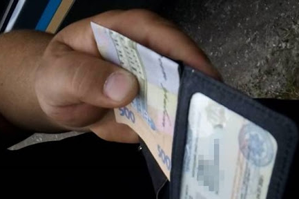 Нетверезий водій на Вінниччині пропонував поліцейським хабар, щоб уникнути покарання