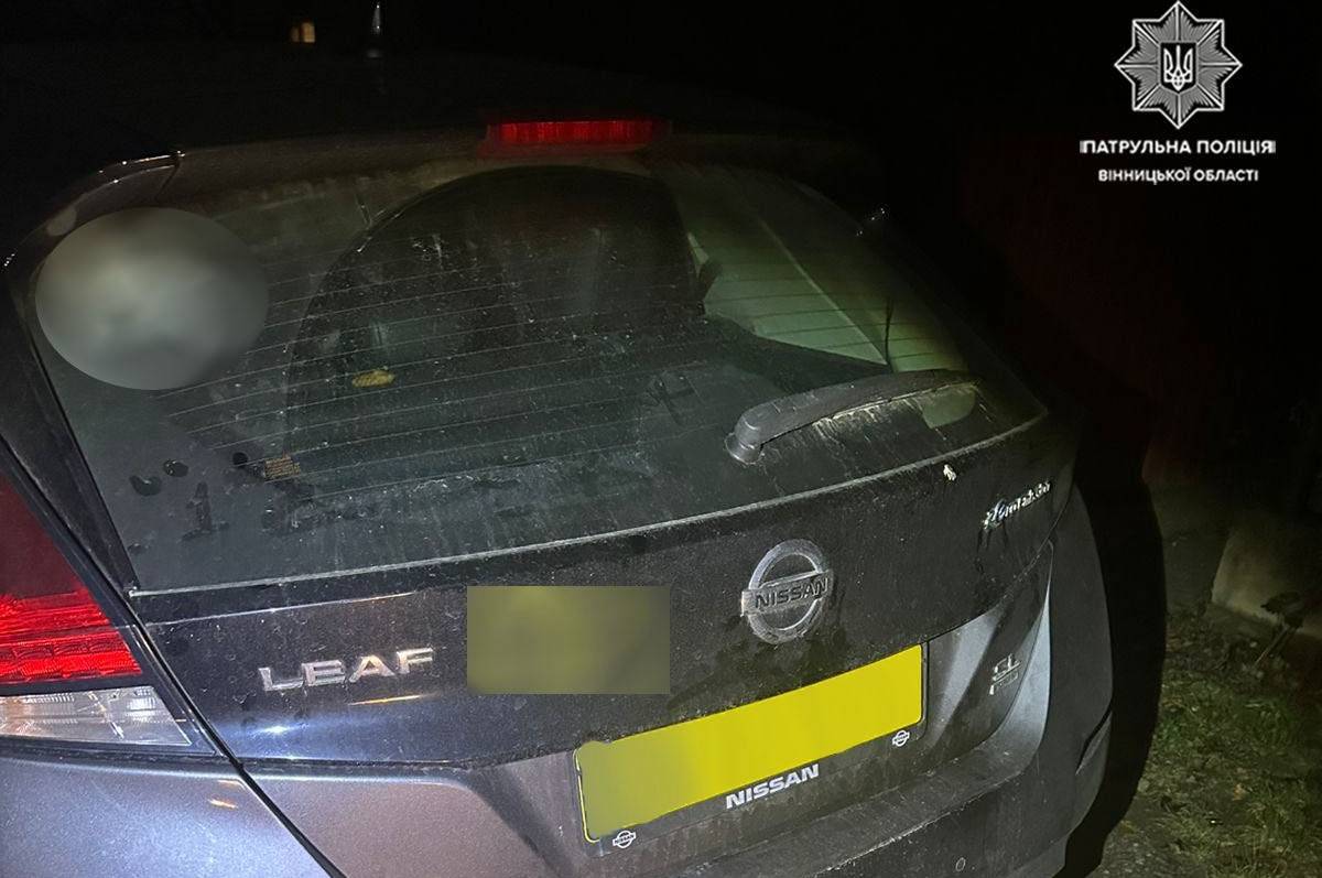 Водій Nissan Leaf у Вінниці сів за кермо напідпитку: 14-кратне перевищення алкоголю