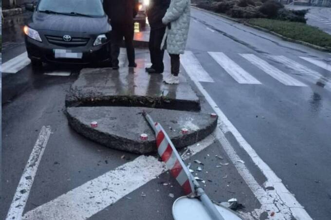 На Театральній у Вінниці необачний водій пошкодив дорожній знак (відео)