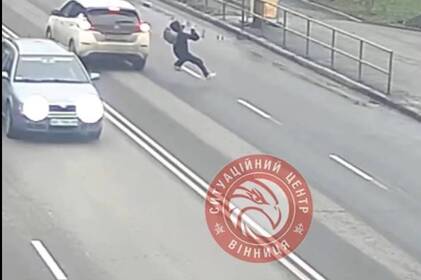 Підліток потрапив під колеса автомобіля на вул. Київській у Вінниці (фото)
