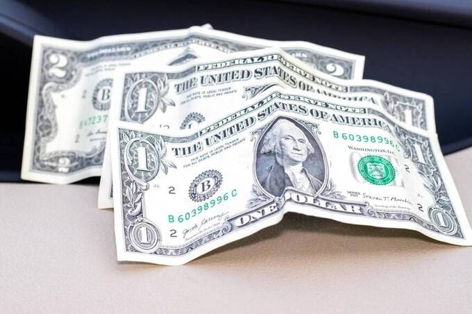 НБУ оновив курс валют: скільки коштує євро, долар та злотий у середу, 3 грудня