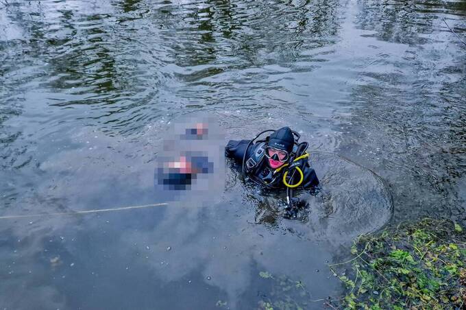 У Хмільнику з дна річки Південний Буг підняли тіло чоловіка