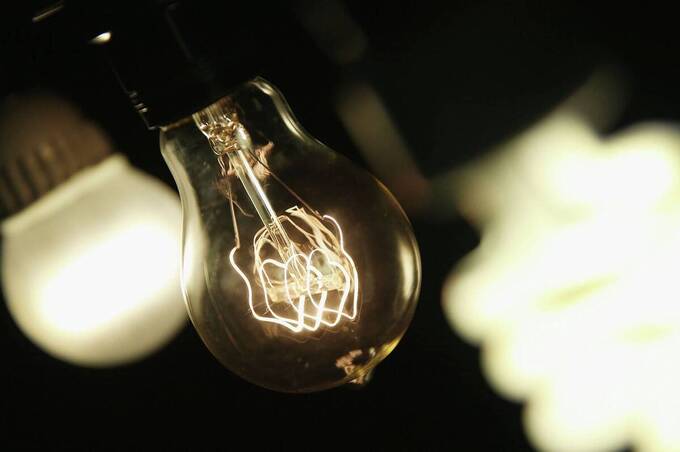 Які відключення електроенергії чекати в Україні завтра, 5 грудня