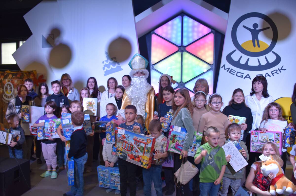 Розваги, піца та подарунки: служба у справах дітей організувала свято для вінницьких дітей