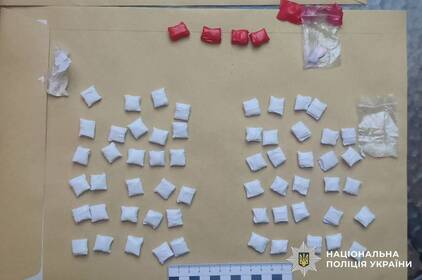 У Вінниці затримали наркозакладчика із великою партією заборонених речовин