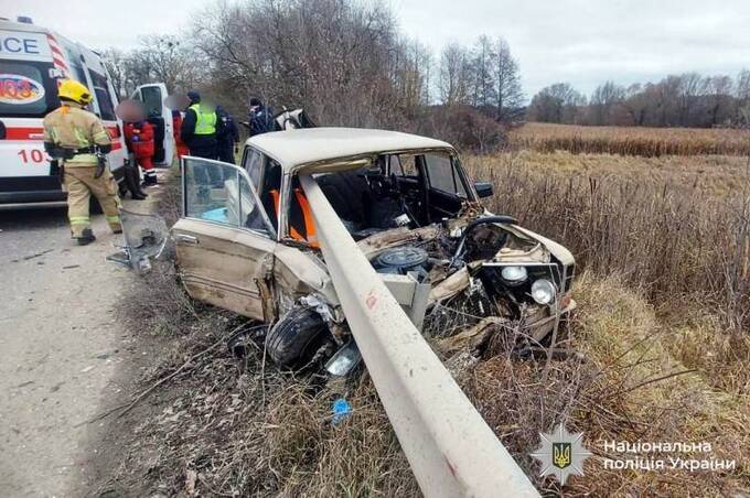 Смертельна ДТП на Вінниччині: загинув водій ВАЗу, пасажирка — у лікарні