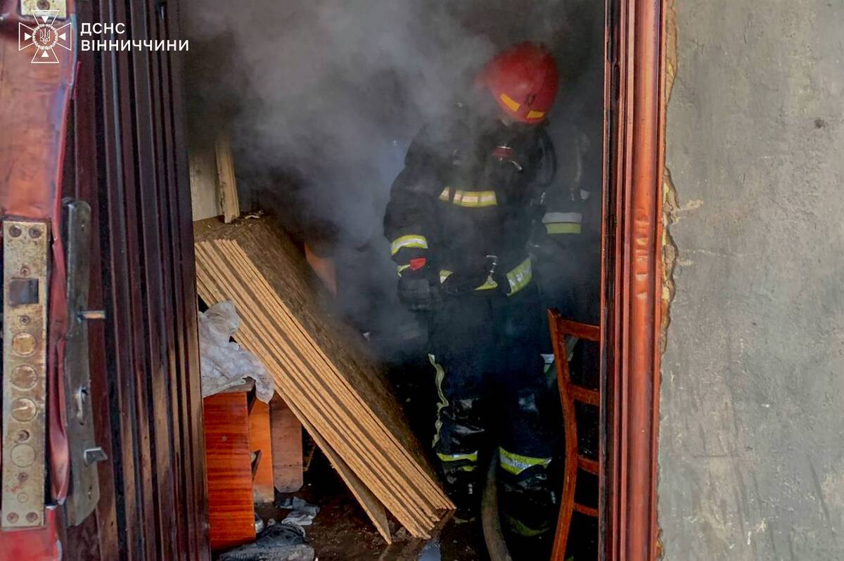 На Вінниччині горіли будинки та поштове відділення: є загиблі (фото)