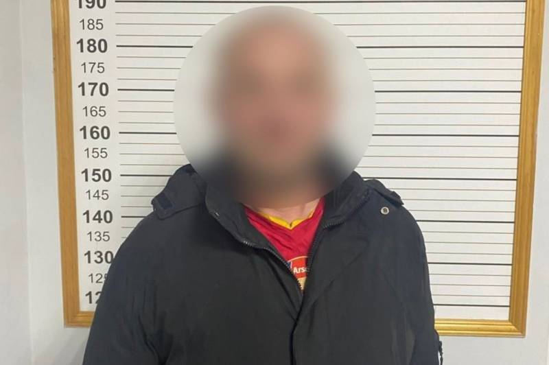 У Вінниці затримали крадія, який нахабно виніс планшети просто з вітрини магазину