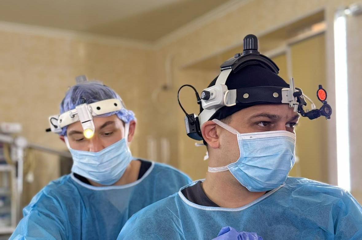 Вінницькі хірурги виконали складні реконструктивні операції на гортані та трахеї