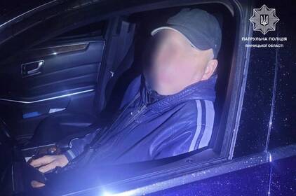 Погоня серед ночі: у Вінниці водій з ознаками сп’яніння тікав від патрульних