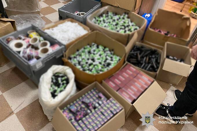 Нелегальний «вейп-бізнес» на мільйони: на Вінниччині викрили масштабне виробництво