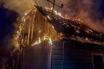 П’ять пожеж за добу: рятувальники приборкали вогонь у будинках та автомобілі (фото)