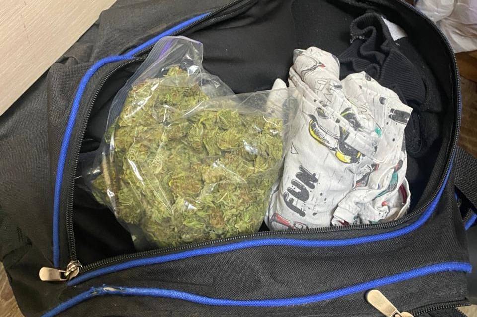 У Вінниці затримали молодика за збут канабісу: поліція вилучила наркотики та гроші