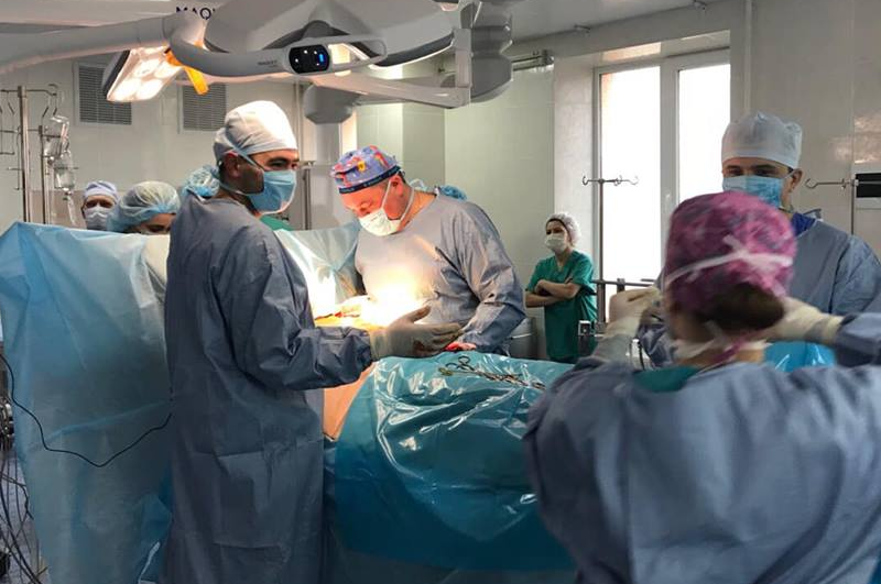 У новому хірургічному корпусі вінницької «Пироговки» провели першу операцію на серці