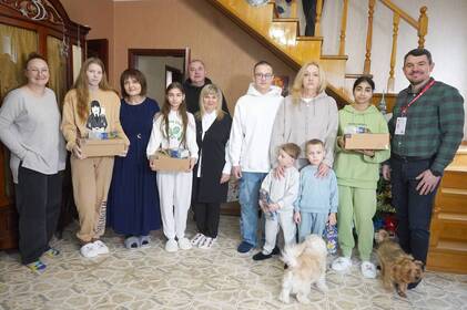 Подарунки, тепло й підтримка: у Вінниці привітали вихованців дитячих будинків сімейного типу